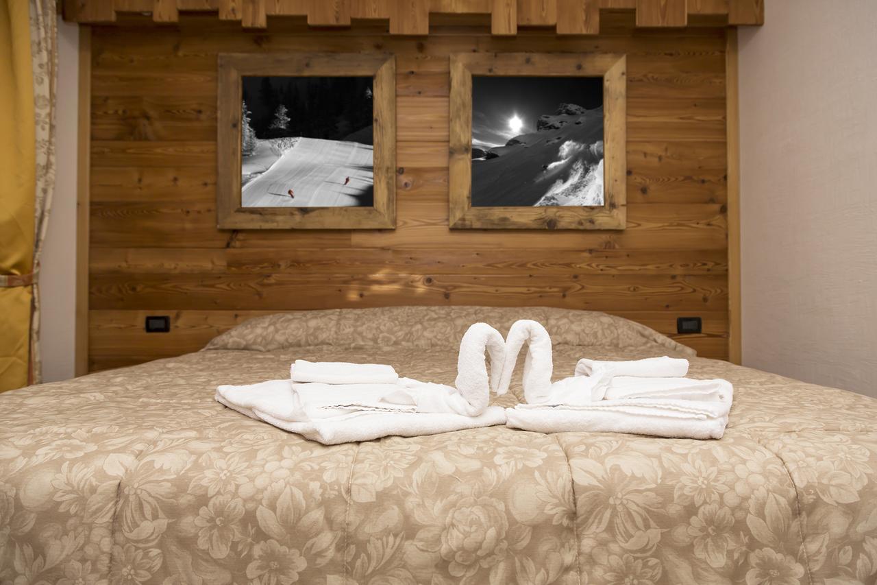 Hotel Clotes Oulx Buitenkant foto