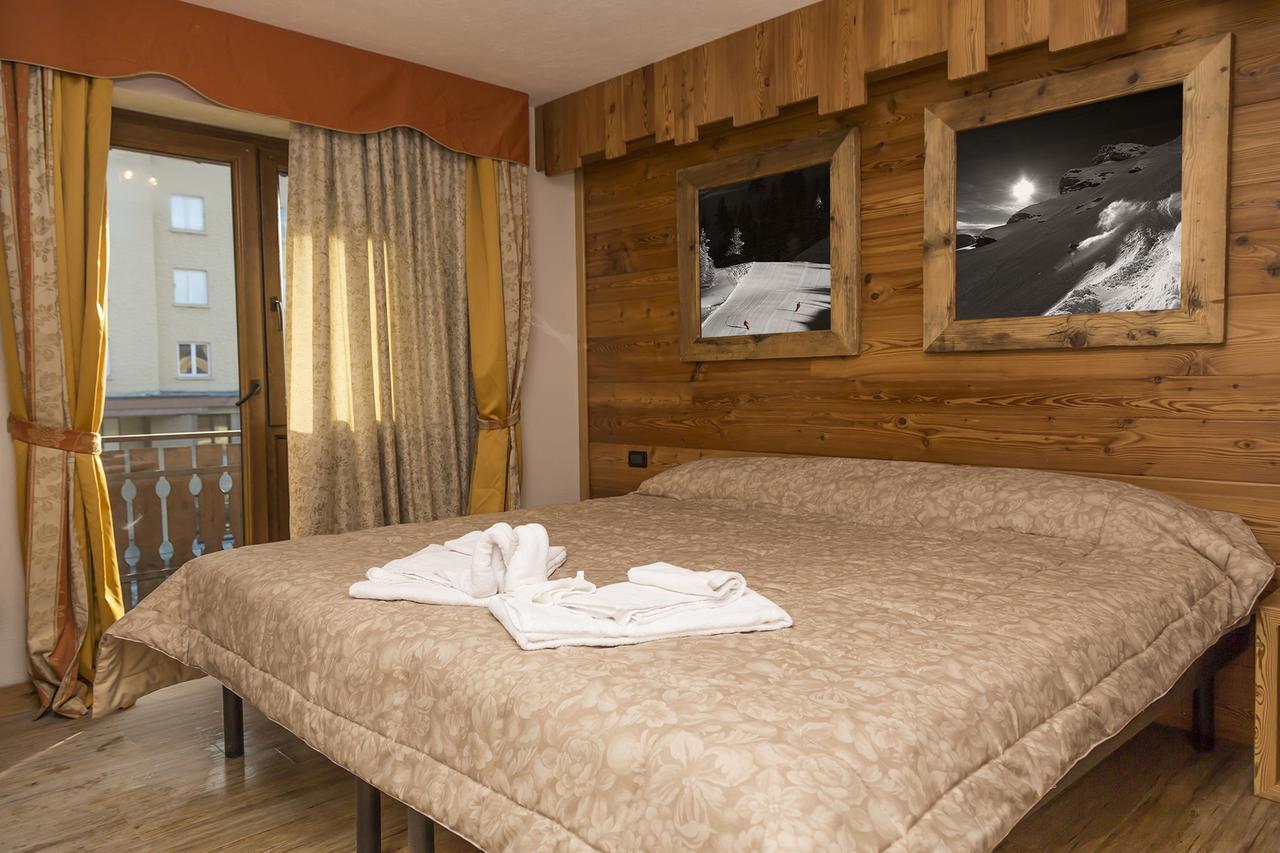 Hotel Clotes Oulx Buitenkant foto