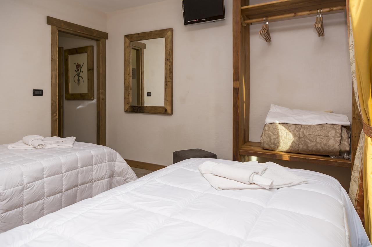 Hotel Clotes Oulx Buitenkant foto