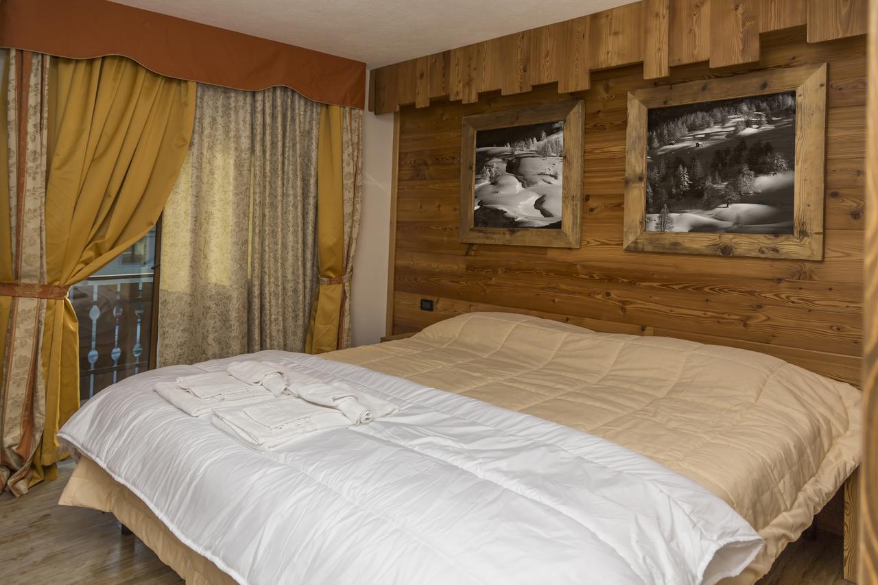 Hotel Clotes Oulx Buitenkant foto