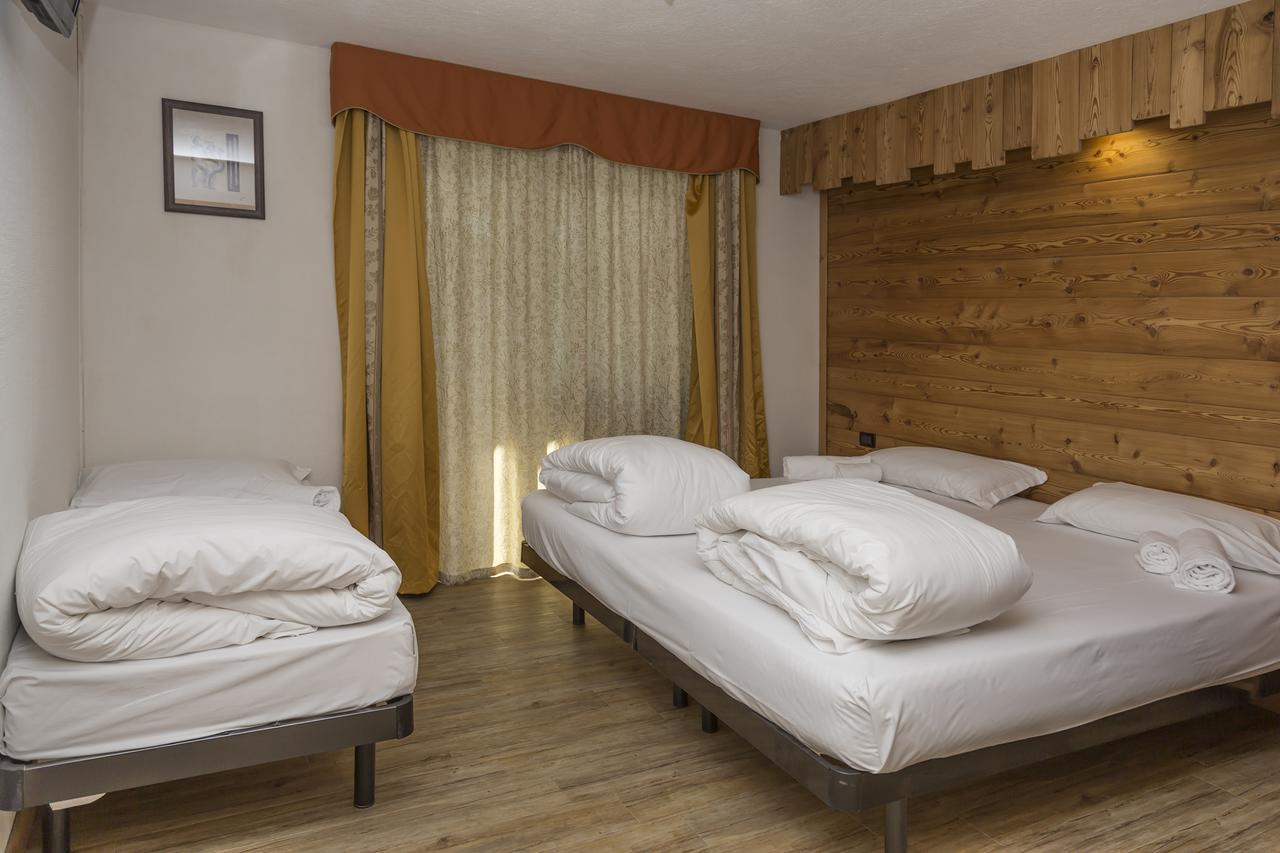 Hotel Clotes Oulx Buitenkant foto