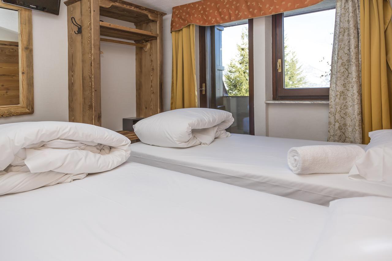 Hotel Clotes Oulx Buitenkant foto