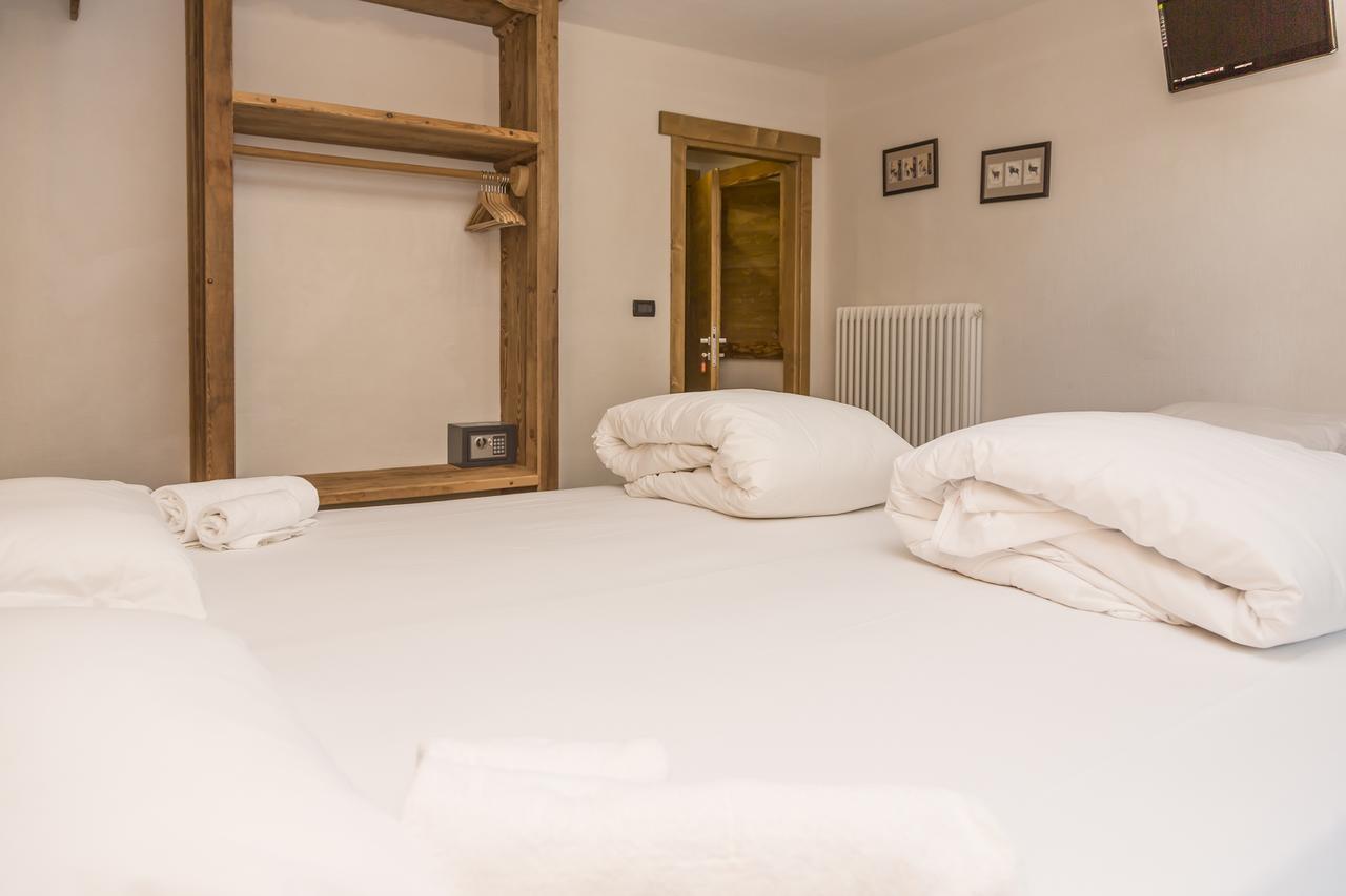 Hotel Clotes Oulx Buitenkant foto
