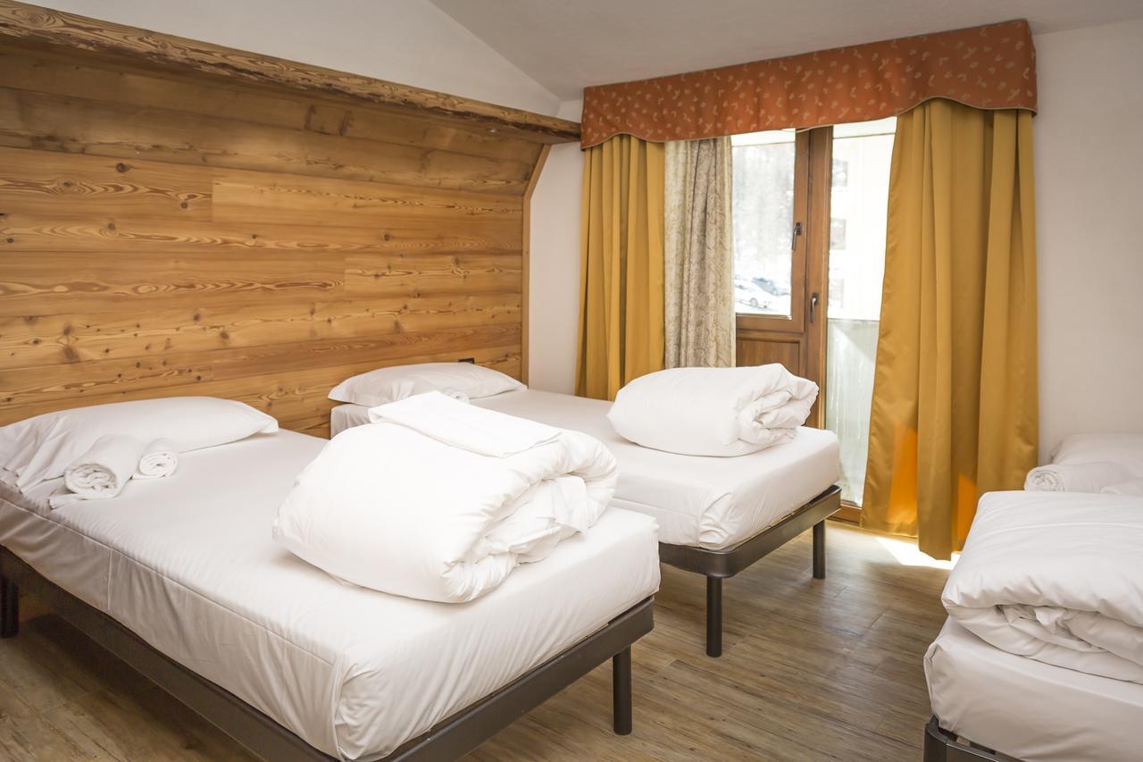 Hotel Clotes Oulx Buitenkant foto