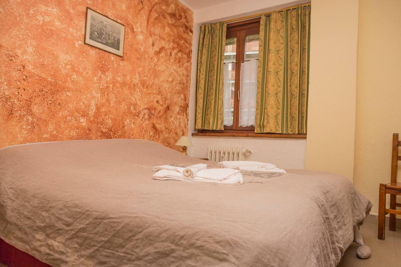 Hotel Clotes Oulx Buitenkant foto
